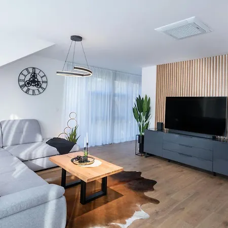 Kovia Sk - * 班斯卡-比斯特里察