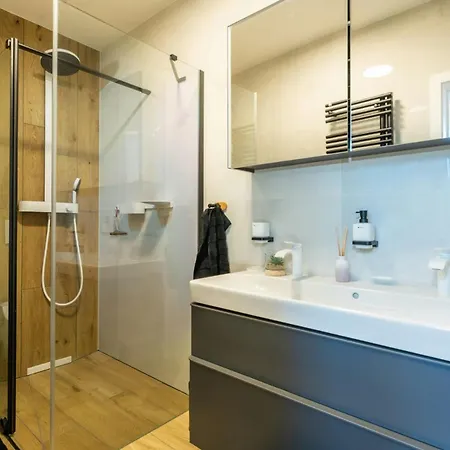Kovia Sk - - Parking - Brand New Apartment