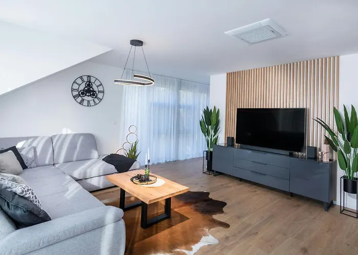 Kovia Sk - Apartments - Parking - Brand New * バンスカー・ビストリツァ